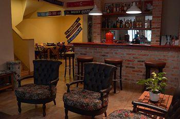 Escambo Albergue *